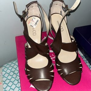 Nine & Co size 8 Brown strap heel